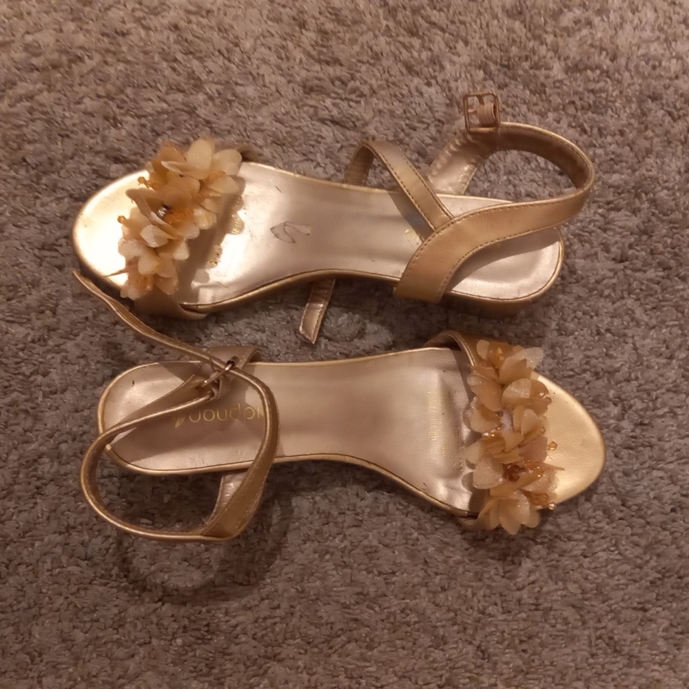 Elegant Gold Floral Women's Sandals